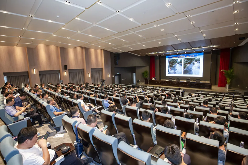 “道路交通安全與暢通”主題技術(shù)論壇在集團(tuán)舉行