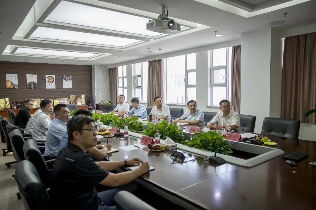 王潤曉同志赴集團(tuán)新疆事業(yè)部調(diào)研