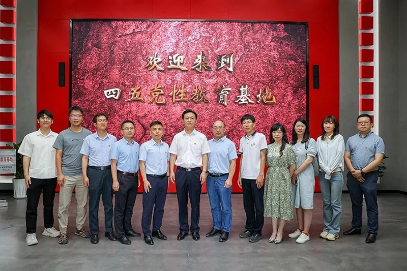 獻(xiàn)禮七一 · 堅(jiān)定前行